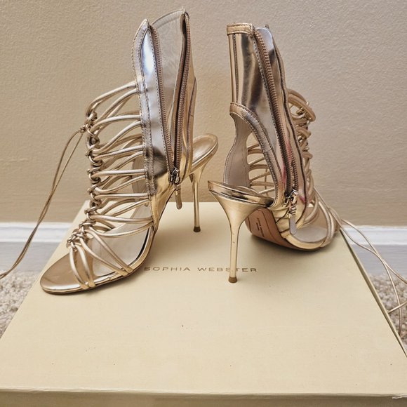 Shoes - Picture 3 of 7